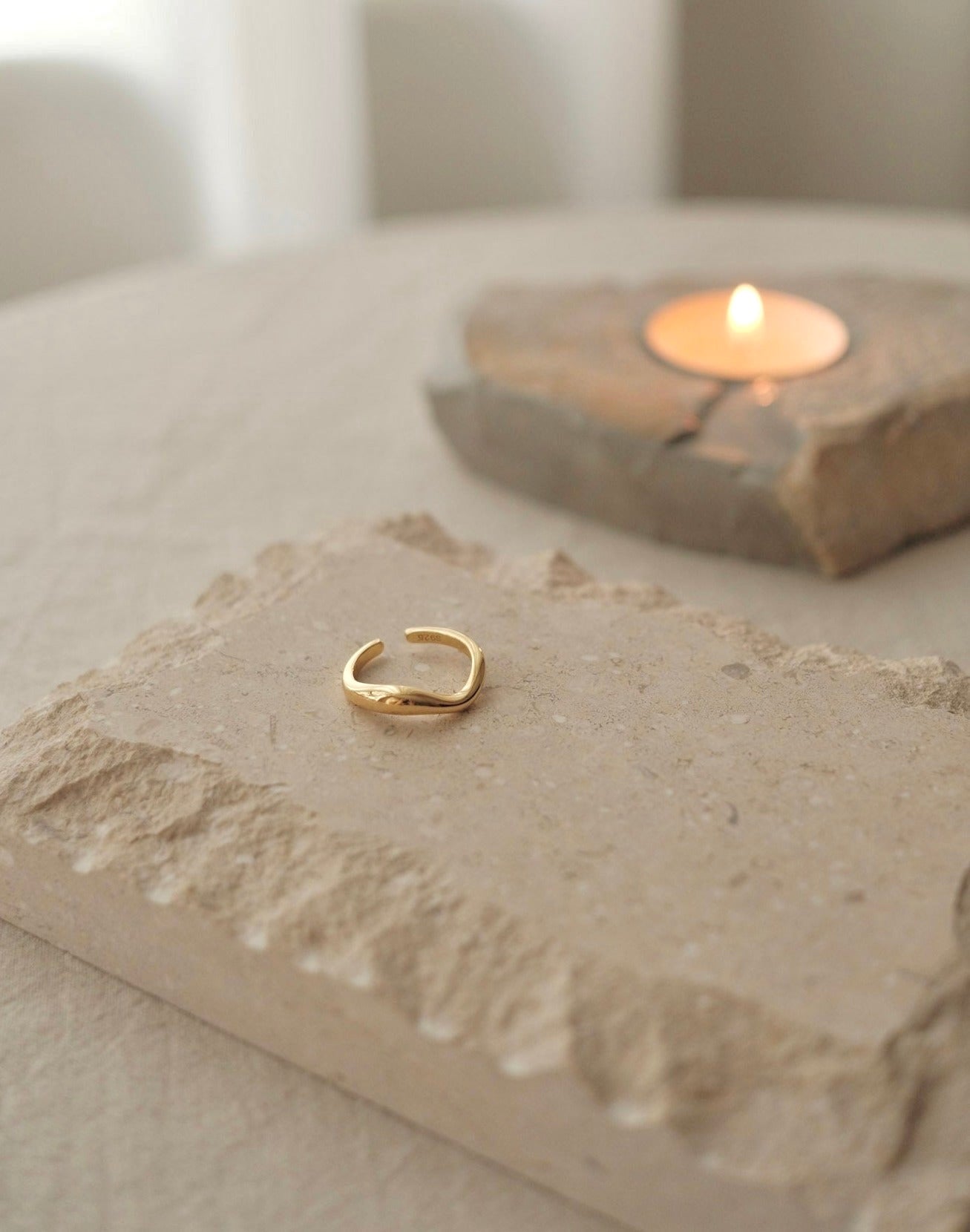 18K Minimalism Line Ring - NOV ACCESSORIES