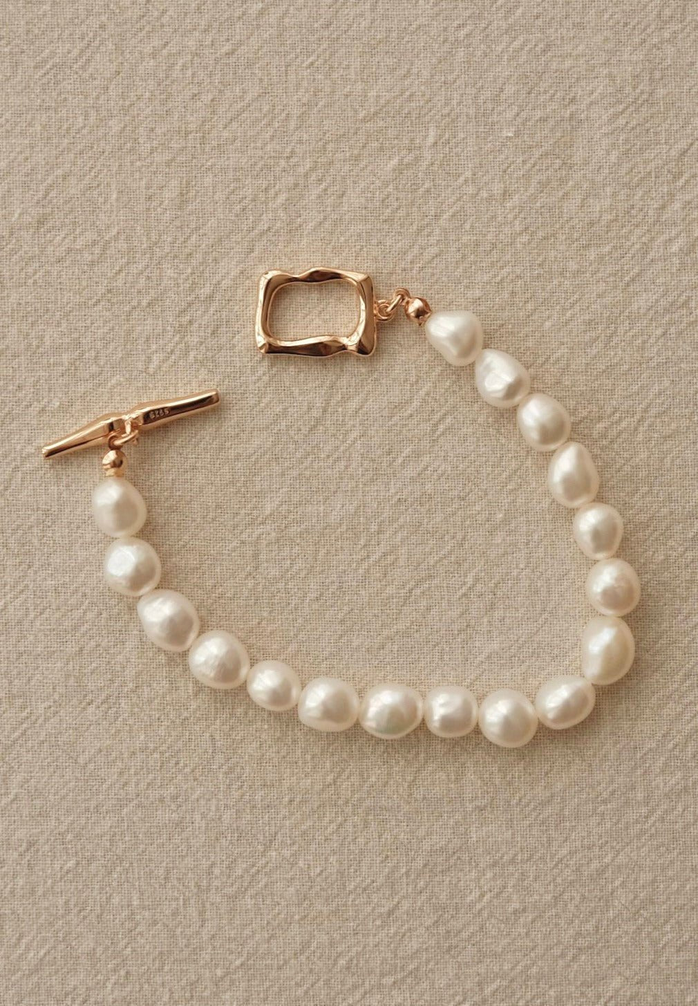 Classy Baroque Pearl Bracelet - NOV ACCESSORIES