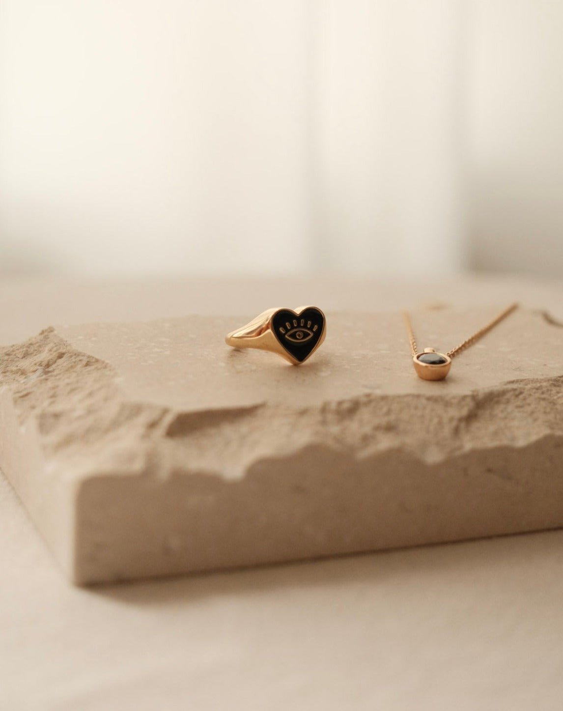 Dark Heart Ring - NOV ACCESSORIES