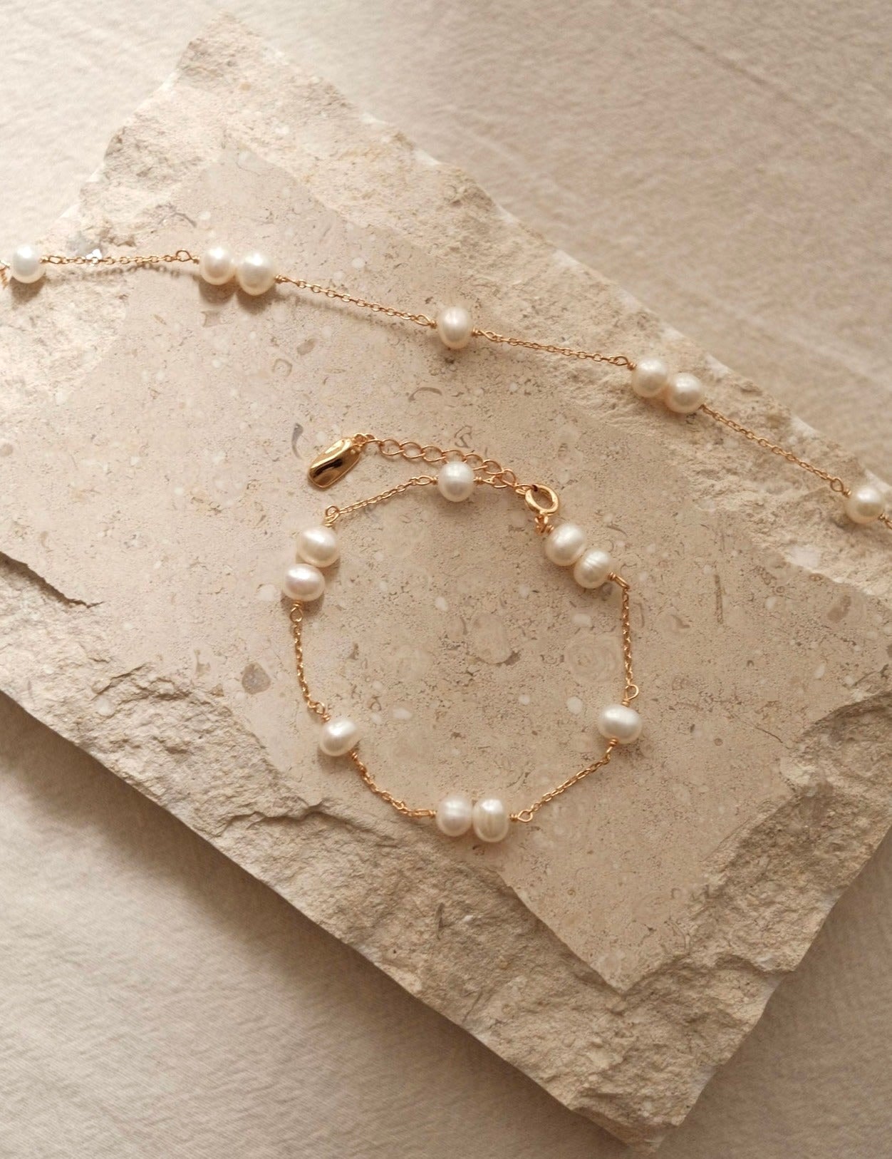 Glamorous Pearl Bracelet - NOV ACCESSORIES