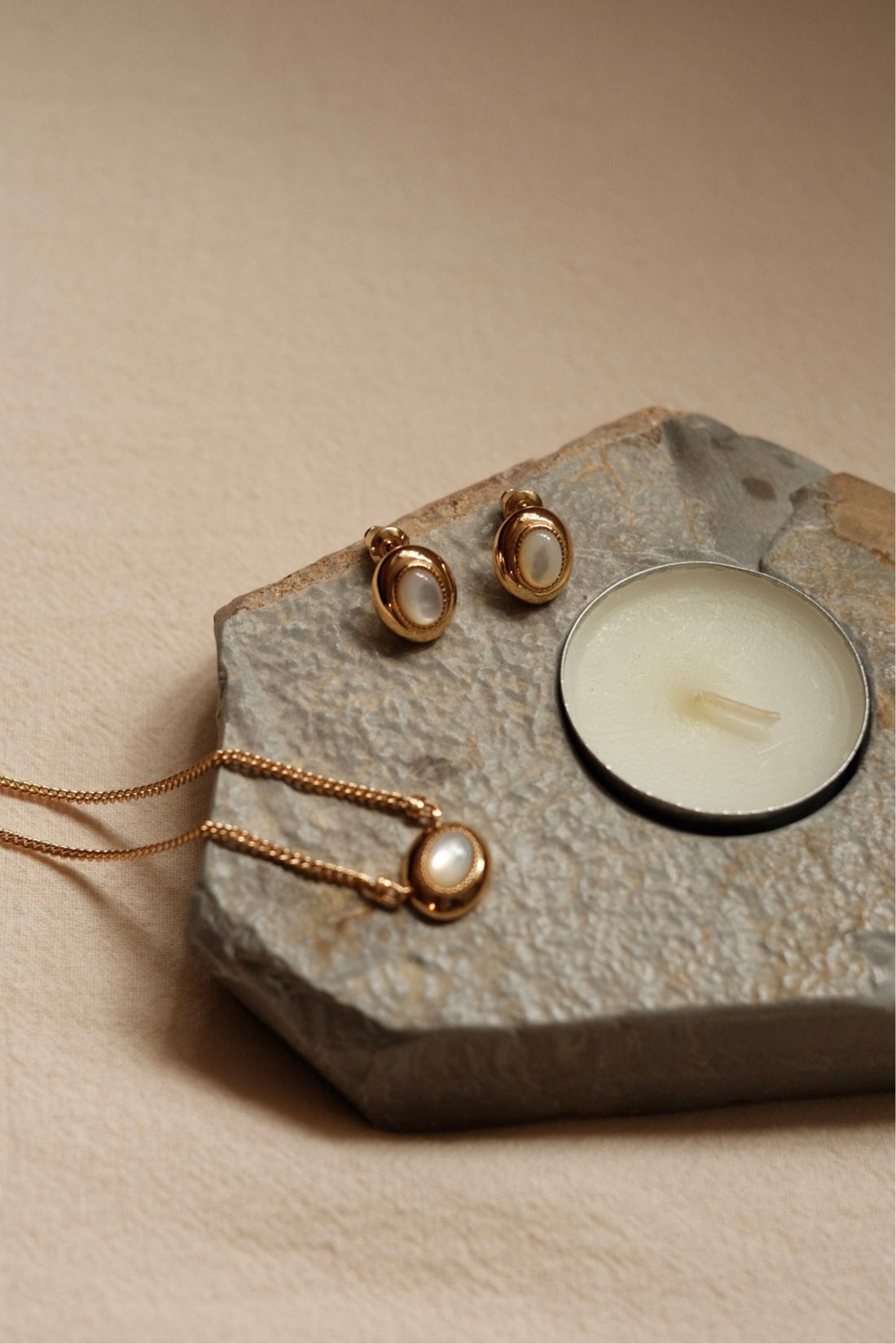 Oval White Agate Earring - NOV ACCESSORIES