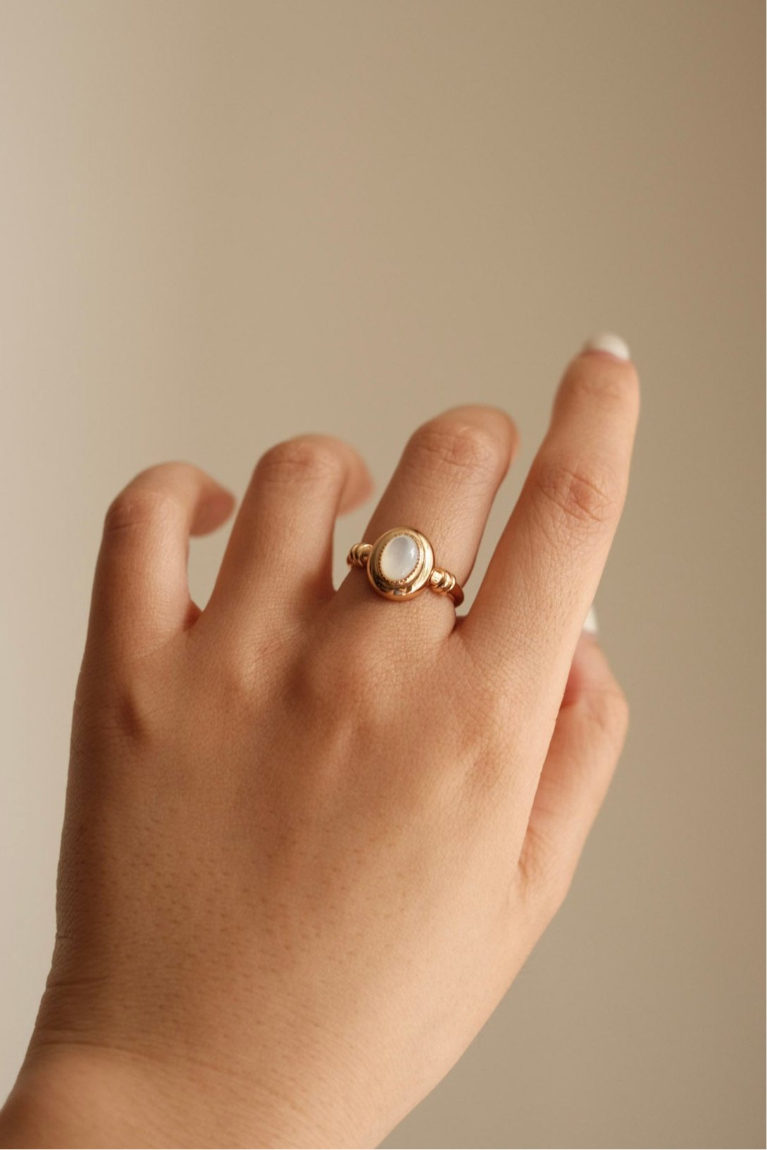 Oval White Agate Ring - NOV ACCESSORIES