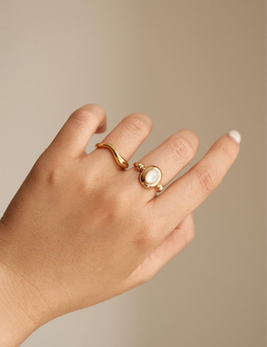 Oval White Agate Ring - NOV ACCESSORIES