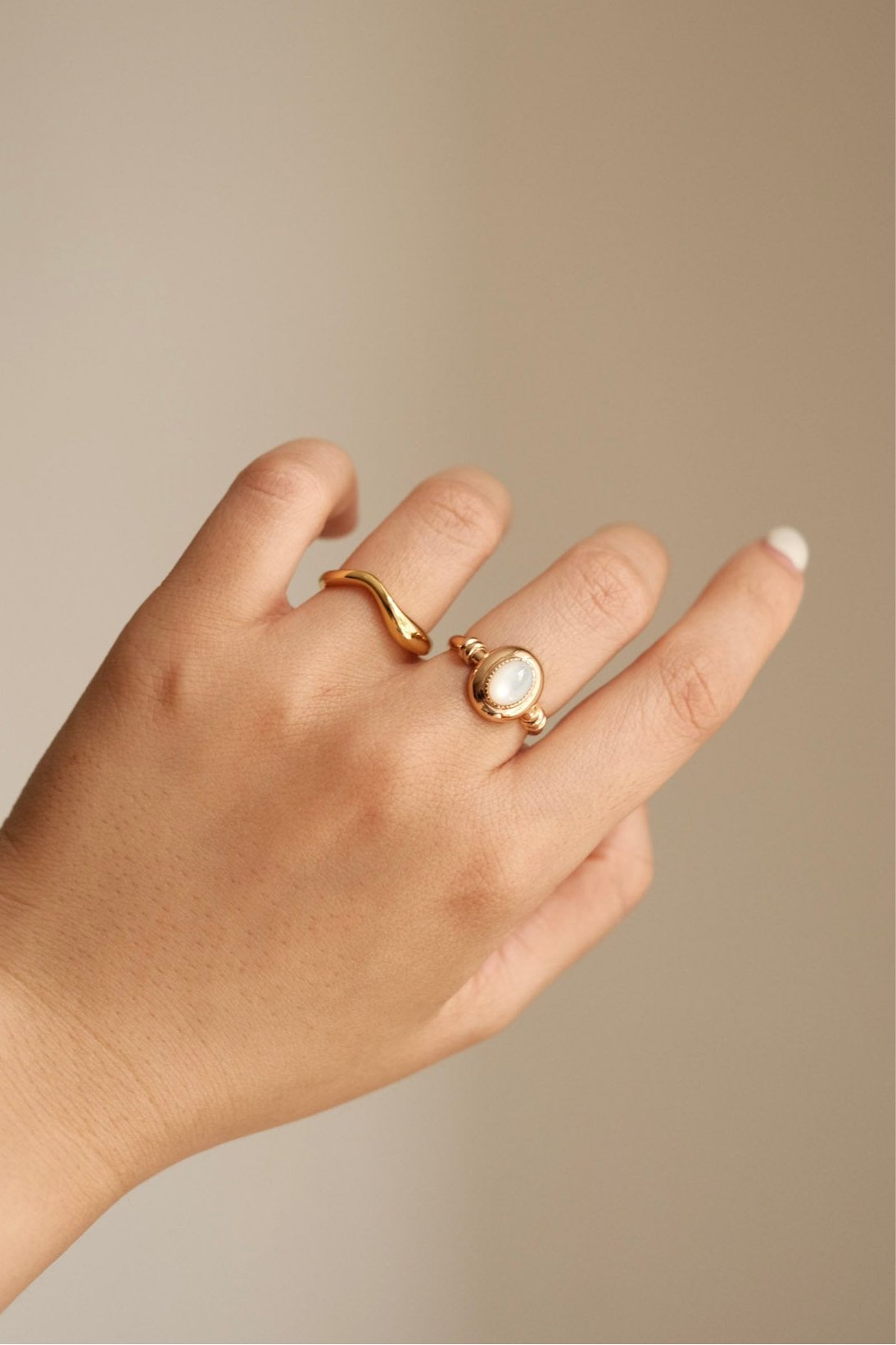 Oval White Agate Ring - NOV ACCESSORIES